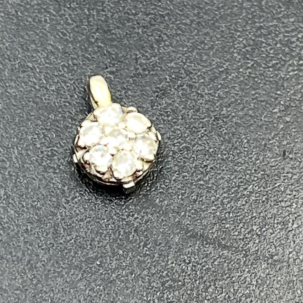 14k White Gold Marked Dainty 7 Small Diamond Flower Cluster‎ Daisy Pendant